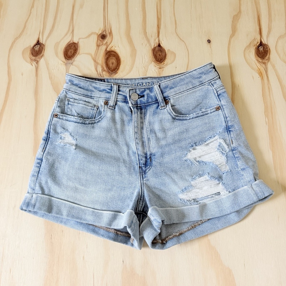 American Eagle Strigid Mom Denim Shorts Distressed Cuffed Size 2